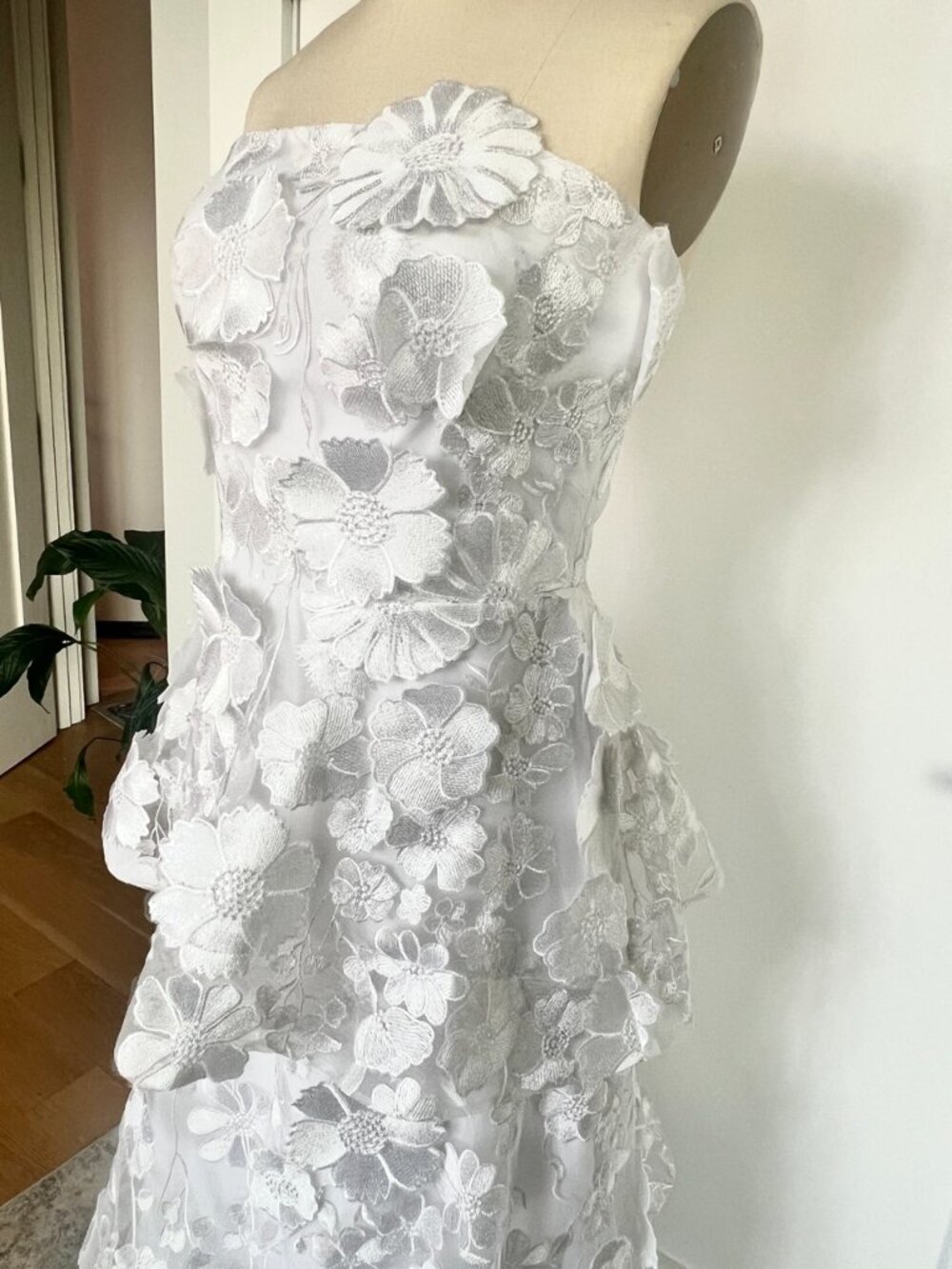 Strapless Tiered Floral Lace Wedding Gown | 3D Appliqué Boutique Size 10 - Picture 12 of 13
